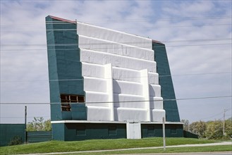 Keno Family Drive-in Theater, Route 32