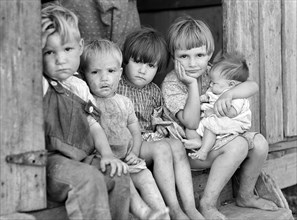 Children of Farmer in the Ozarks, Missouri