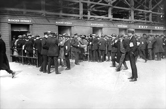 Fans lined up for Bleacher Seats to World Series Game 1