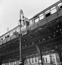 Third Avenue elevated railway at 17th Street