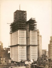 Woolworth Building under construction