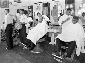 Barber Shop, U Street N.W., Washington, D.C., USA, Marjory Collins, U.S. Office of War Information,