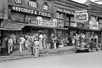 Street scene, San Augustine, Texas, USA, Russell Lee, U.S. Farm Security Administration, April 1939