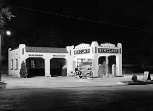 Oil and gasoline service station at night, San Augustine, Texas, USA, Russell Lee, U.S. Farm