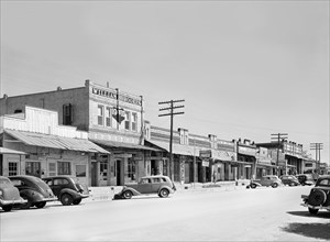 Street scene, Gonzales, Texas, USA, Russell Lee, U.S. Farm Security Administration, October 1939