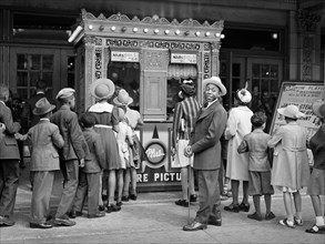 Crowd outside Movie Theater, South Side, Chicago, Illinois, USA, Russell Lee, U.S. Farm Security