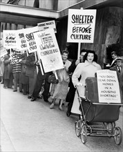 Mrs. Ellan Levitt leading picket line protesting proposed destruction of Lincoln Square