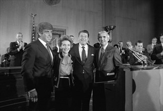 U.S. Congressman Jack Kemp (left), former California governor Ronald Reagan (2nd right) with his