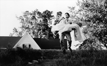 Dale Midkiff, on-set of the film, "Pet Sematary", Paramount Pictures, 1989