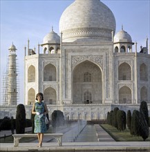 U.S. First Lady Jacqueline Kennedy visiting Taj Mahal, Agra, Uttar Pradesh, India, Cecil Stoughton,