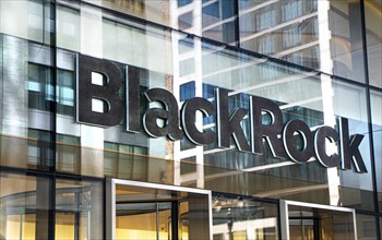 BlackRock, Inc., American international investment company, company sign outside building