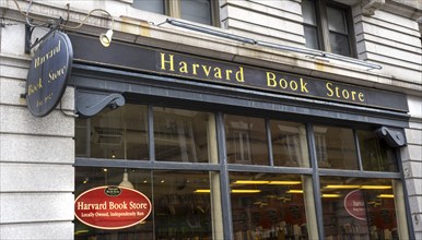 Harvard Book Store, Harvard Street, Harvard University, Cambridge, Massachusetts, USA