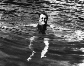 New York Governor Franklin D. Roosevelt swimming in pool, Warm Springs, Georgia, USA, Franklin D.