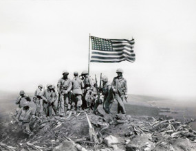 U.S. Marines of Fifth Marine Division raise American flag on Mount Suribachi, Iwo Jima, Bob