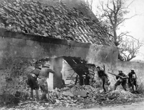 American snipers of the 166th Infantry (formerly 4th Infantry, Ohio National Guard), in nest