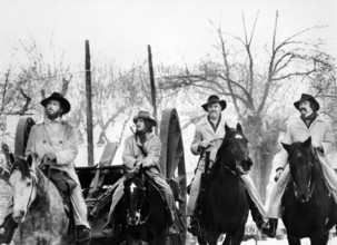 Cliff Robertson, Wayne Sutherlin,  R.G. Armstrong, Luke Askew, on-set of the western film, "The