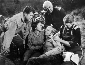 Dennis Morgan, Paula Raymond, Richard Denning, Roy Gordon, on-set of the western film, "The Gun