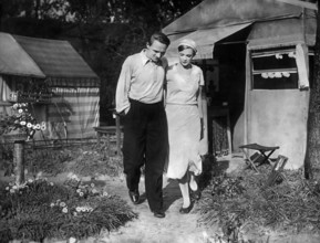 Ernst Busch, Hertha Thiele, on-set of the German film, "Kuhle Wampe, oder: Wem gehört die Welt?",