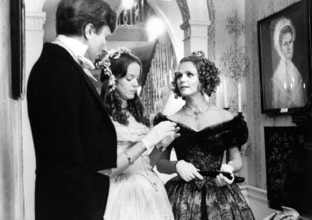 Robin Ellis, Kristin Griffith, Lee Remick, on-set of the film, "The Europeans", Enterprise Pictures