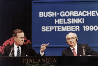 U.S. President George H.W. Bush and Soviet President Mikhail Gorbachev giving a joint press