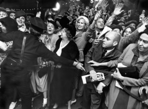 Karen Black (white hat), on-set of the film, "The Day Of The Locust", Paramount Pictures, 1975