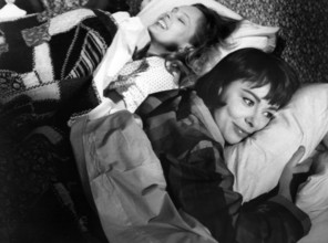 Sandy Dennis, Anne Heywood, on-set of the film, "The Fox", Warner Bros.-Seven Arts, Claridge