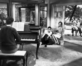 Maximilian Schell, Richard Beymer, Rosalind Russell, Annette, Gorman, Jack Hawkins, on-set of the