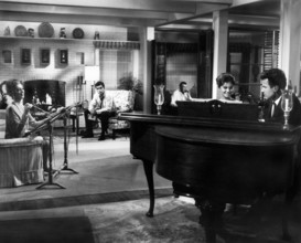 Rosalind Russell, Richard Beymer, Jack Hawkins, Annette, Gorman, Maximilian Schell, on-set of the