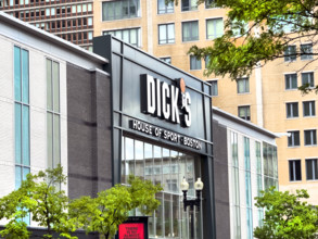 Dick's House of Sport store, Boston