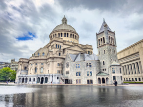 First Church of Christ, Scientist and reflecting pool, Christian Science Plaza, Boston