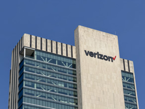 Verizon Building, also known as 1 Brooklyn Bridge Plaza, building exterior, 375 Pearl Street,