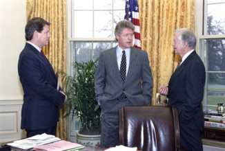 U.S. President Bill Clinton and U.S. Vice President Al Gore meeting with former U.S. President