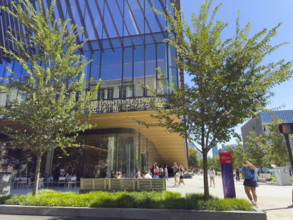 Duan Family Center for Computing & Data Sciences, Boston University, campus scene with students,