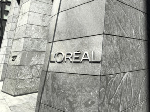 L'oreal corporate headquarters, company sign outside building headquarters, 10 Hudson Yards,