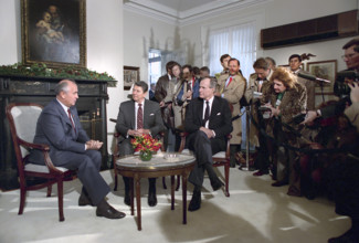 U.S. President Ronald Reagan and U.S. Vice President/U.S. President-elect George H.W. Bush with