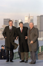 U.S. President Ronald Reagan and U.S. Vice President/U.S. President-elect George H.W. Bush with