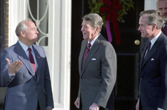 U.S. President Ronald Reagan and U.S. Vice President/U.S. President-elect George H.W. Bush with