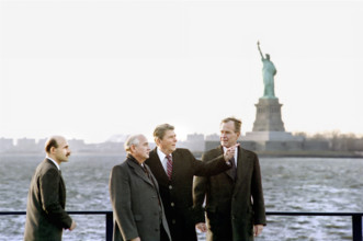 U.S. President Ronald Reagan and U.S. Vice President/U.S. President-elect George H.W. Bush with