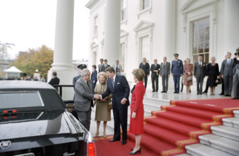 U.S. President Ronald Reagan and U.S. First Lady Nancy Reagan greeting Venezuelan President Luis