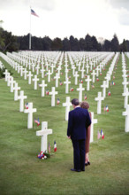 U.S. President Ronald Reagan and U.S. First Lady Nancy Reagan visiting the grave of General