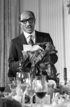 President Anwar Sadat of Egypt delivering a toast at White House state dinner held in his honor,