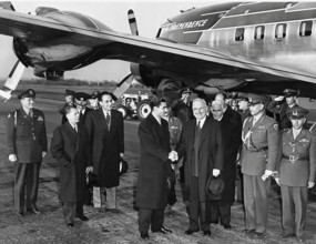 U.S. President Harry S. Truman (foreground, right) and the Shah of Iran Reza Pahlavi (foreground,