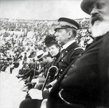 George V, Georges Ier et Edouard VII au stade à Athènes