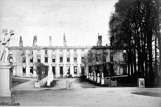 Le Château de Saint-Cloud brûlé après la guerre de 1870