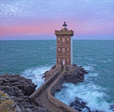 France, Finistère(29) Le Conquet, le phare de Kermovan situé à la pointe de la presqu'île de