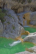 France, Gard(30) Navacelles, les Aiguières, cascades et cavités creusées par la rivière dans le lit