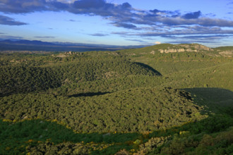 France, Gard(30) Allègre-les-Fumades, le château classé MH, espace naturel Natura 2000, les