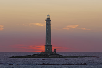France, Manche (50) Auderville, le phare de la Hague au soleil couchant / France, Cotentin