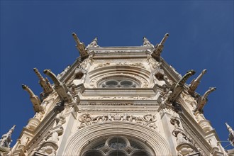 France, Normandie, calvados, caen, chevet de l'eglise saint pierre, gargouilles, renaissance, ciel bleu,