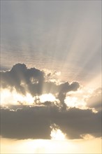 France, Basse Normandie, calvados, pays d'auge, ciel, nuages, meteo, rayons de soleil,